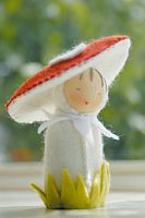 Набор для шитья вальдорфской куклы Грибок De Witte Engel A54100
