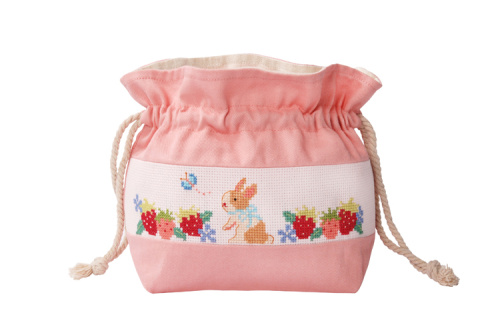 Набор для вышивания сумки на шнурке Клубника и кролик XIU Crafts 2860504 смотреть фото