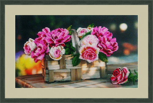 Набор для вышивания бисером «Розы в корзинке» смотреть фото