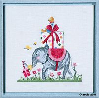 Набор для вышивания Слон с подарком 24.5*25 см Acufactum Ute Menze 2517