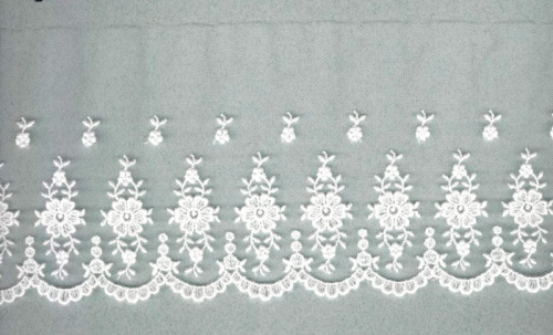Фото вышивка на тюле  ширина 110 мм  длина 12 8 м  100% полиэстр  цвет белый на сайте ArtPins.ru