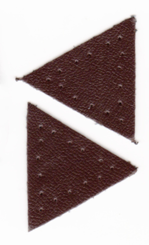 Фото заплатка треугольник искусственная кожа с перфорацией цвет коричневый hkm 662/40sets на сайте ArtPins.ru