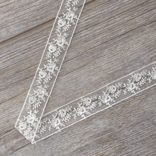 Фото вышивка на тюле 23 мм цвет белый iemesa i647/01 на сайте ArtPins.ru