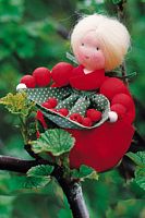 Набор для шитья вальдорфской куклы Красная смородина De Witte Engel A11700