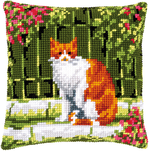 Набор для вышивания подушки Кошка среди цветов  VERVACO PN-0184400 смотреть фото