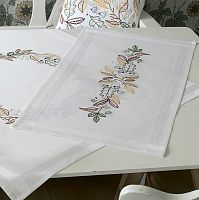 Набор для вышивания скатерти Опавшая листва  Permin 27-1730