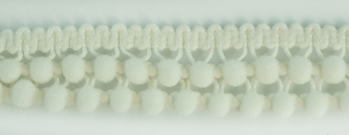 Фото тесьма с помпонами двурядная молочно-белая cmm sew & craft 6000/2/2 на сайте ArtPins.ru