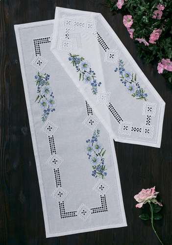 Набор для вышивания скатерти Хардангер с цветами  Permin 75-1734 смотреть фото