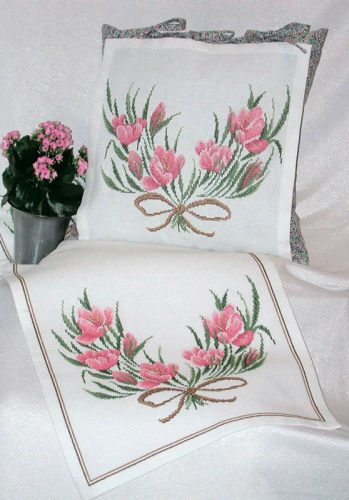 Набор для вышивания подушки Тюльпаны OEHLENSCHLAGER 73-12042 смотреть фото