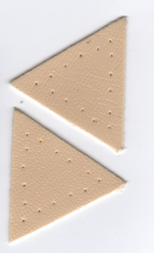 Фото заплатка треугольник искусственная кожа с перфорацией цвет бежевый hkm 662/03sets на сайте ArtPins.ru