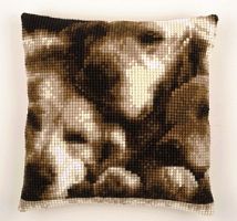 Набор для вышивания подушки Спящие собаки VERVACO PN-0157750