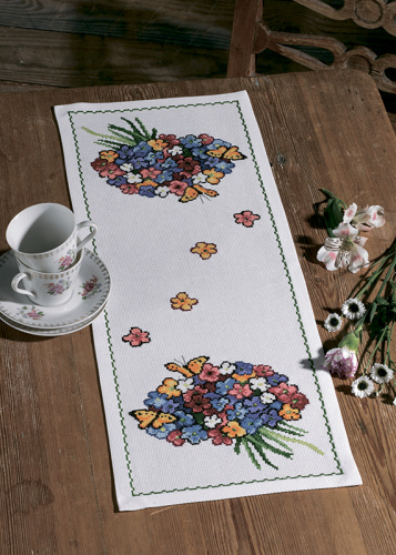Набор для вышивания дорожки Цветы  Permin 63-0435 смотреть фото