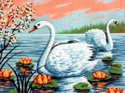 Канва жесткая с рисунком Лебеди в кувшинках смотреть фото