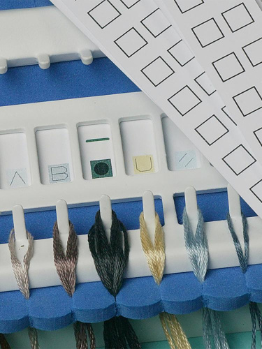 Органайзер для мулине на 50 ячеек, в комплекте 10 картонных вкладышей PAKO 705.060 смотреть фото фото 2