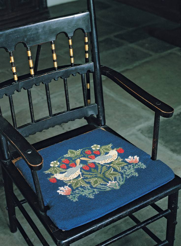 Книга Декоративное вышивание по канве по мотивам рисунков Уильяма Морриса Бет Рассел КОНТЭНТ ISBN 978-5-00141-620-3 смотреть фото фото 4