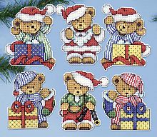 Набор для вышивания елочных украшений Маленькие рождественские медведи  DESIGN WORKS 1653