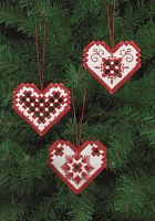 Набор для вышивания украшения на ёлку в технике хардангер Красные серца  Permin 01-5627