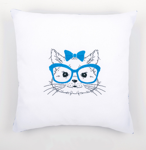 Набор для вышивания подушки Кошка в синих очках VERVACO PN-0155965 смотреть фото