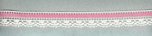 Фото мерсеризованное хлопковое кружево  состав: 100% хлопок  ширина 22 мм  намотка 30 м  цвет сливочный с розовым на сайте ArtPins.ru